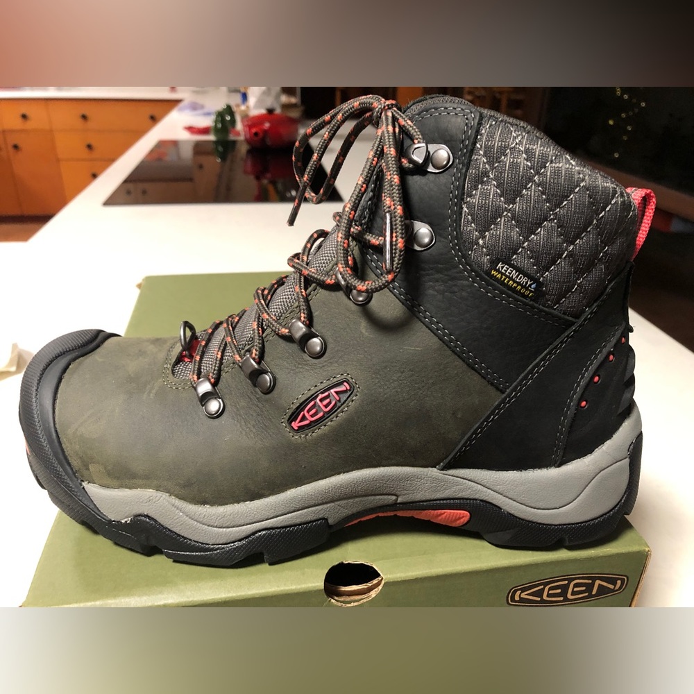 Keen Revel lll Boots 9.5B